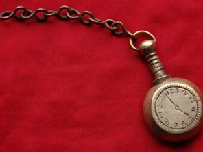 १६ घड्याळाच्या आकारा ची सुरमादाणी