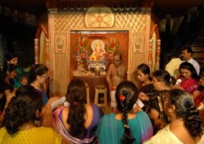 aarati in ganeshotsav
