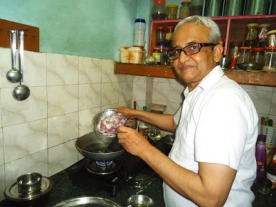vivek-patait-in-kitchen-275