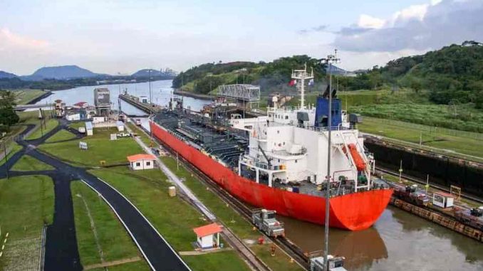 p-76424-panama-canal