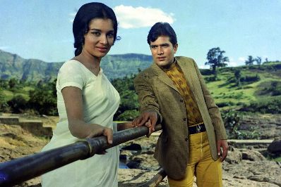 p-93062-rajesh-khanna-and-mumtaj