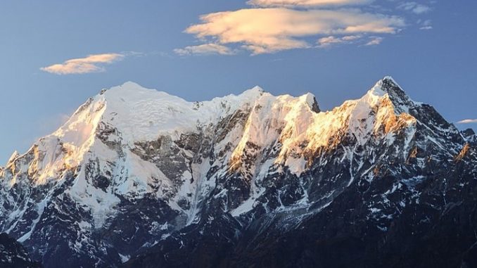 Dr. Rajeev Chinis Prachin Mahaparvat 1