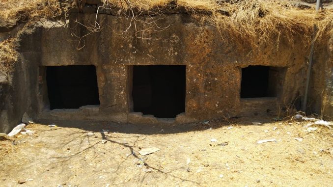 P-6334-caves-at-parvati-hill-in-pune